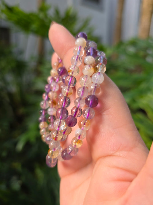 Golden Triangle 3-Circle Beaded Bracelet • 8mm