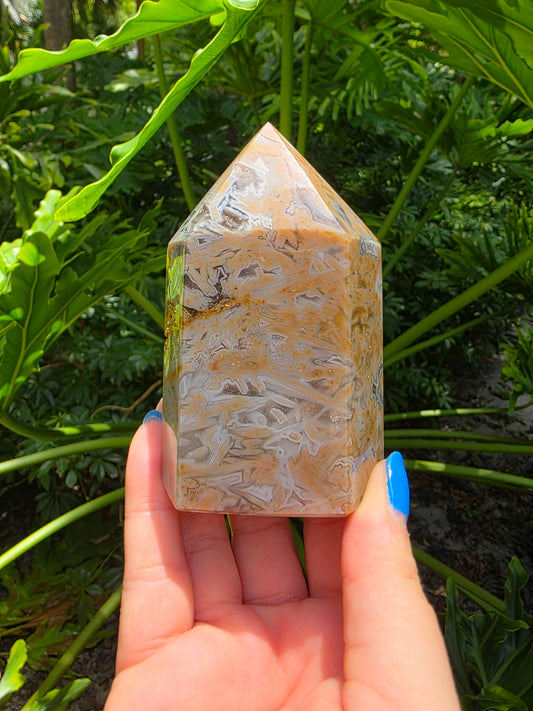 Golden Thicket – Sagenite Agate Tower