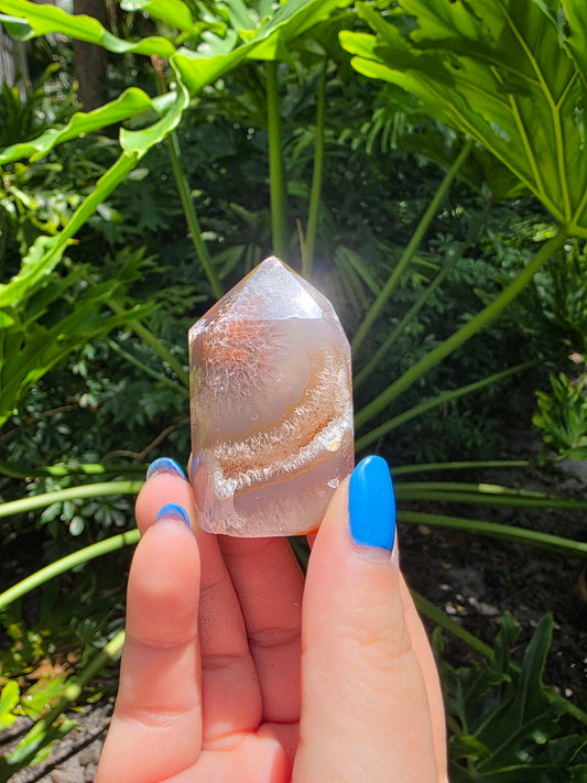 Sunveil Bloom – Mini Druzy Agate Tower