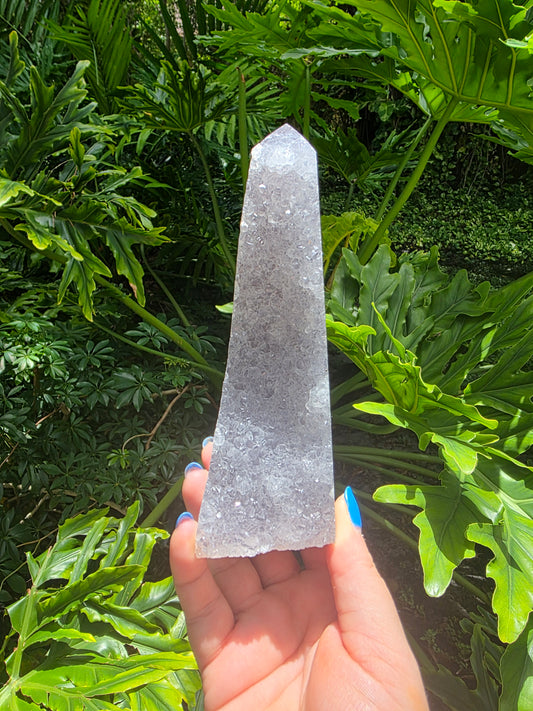 Riftline – High-Banded Druzy Agate Obelisk