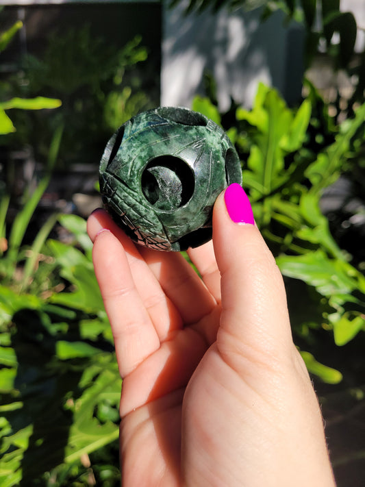 Jade Puzzle Ball [Dark Green]