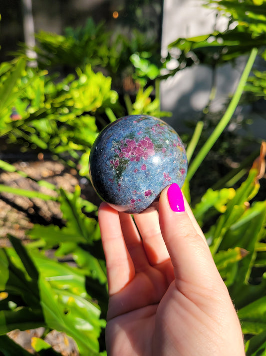 Ruby in Kyanite Sphere [B]