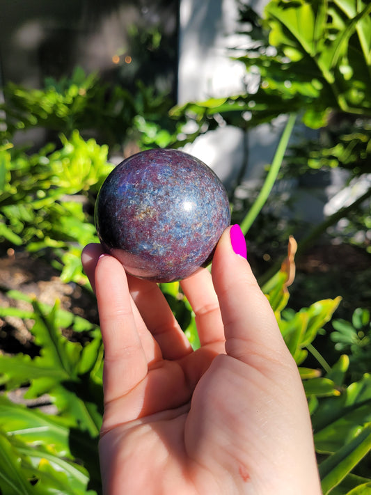 Ruby in Kyanite Sphere [D]